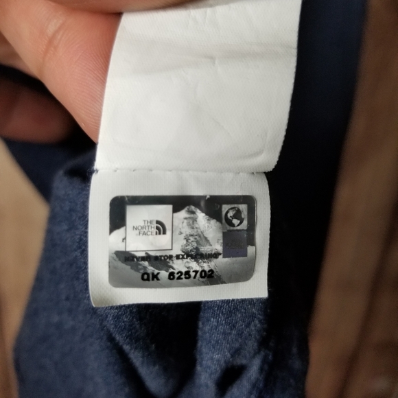 The North Face never stop exploring top si… - Picture 2 of 6